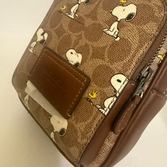 Coach X Peanuts Racer Sling Pack In Signature Canvas With Snoopy Print cbk47 - Picture 5 of 7